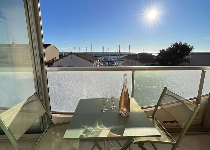 Appartement Confortable T2 Climatise, Balcon, Parking Securise, Proche Et Commerces - Fr-1-701-37 *