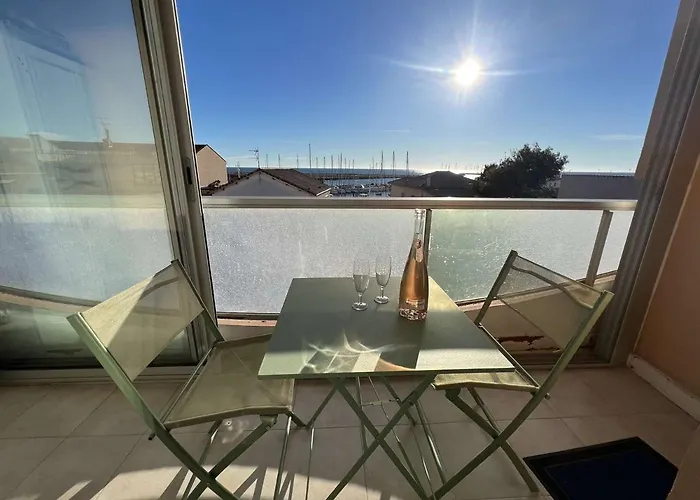 Confortable T2 Climatise, Balcon, Parking Securise, Proche Et Commerces - Fr-1-701-37 Appartement